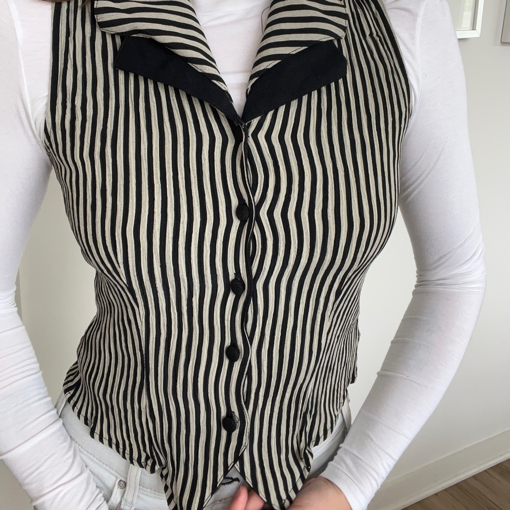 Vintage Vest ✨🤍♠️